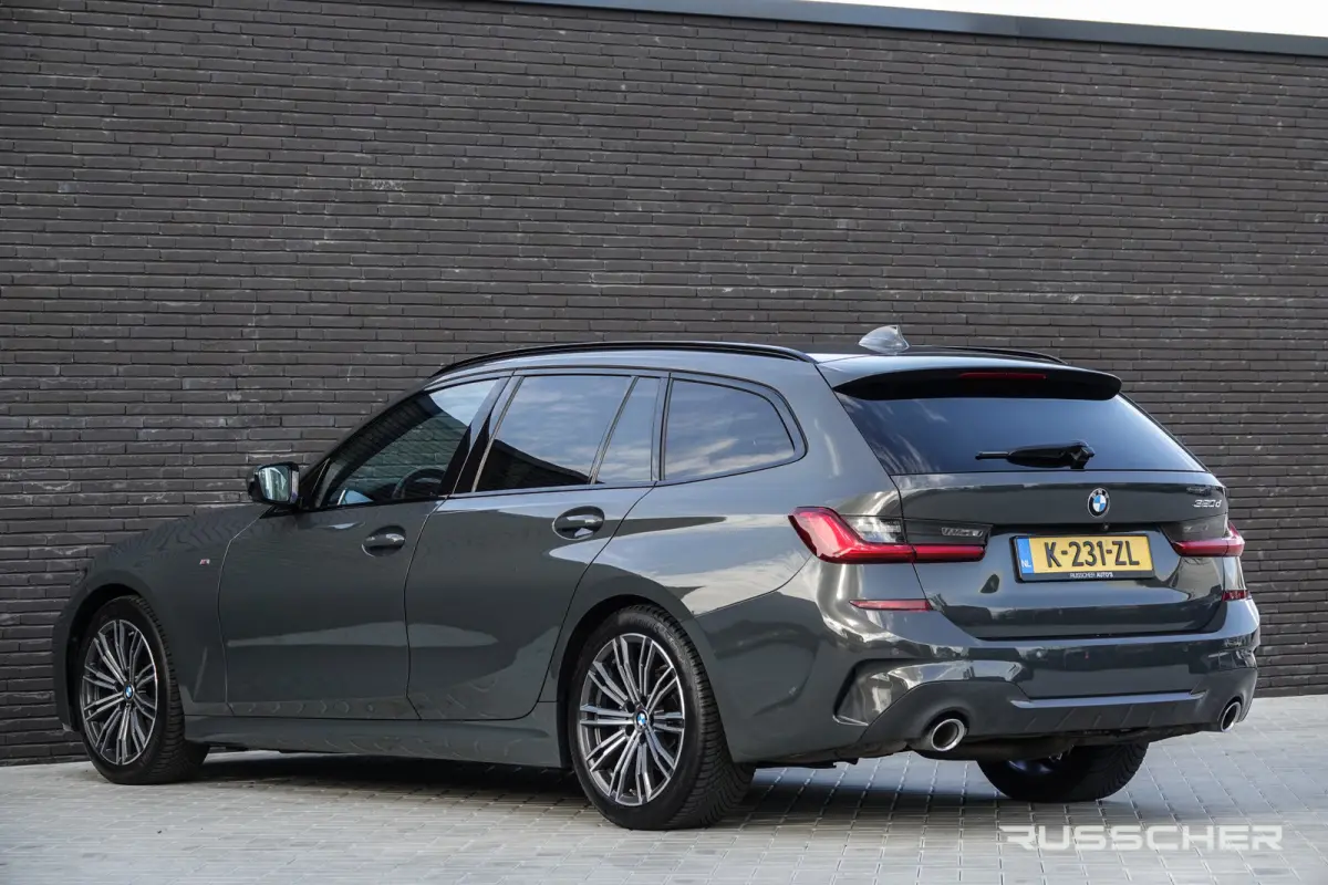 320d 190Pk Aut. | High Executive | M-sport | 360° Camera | Trekhaak | 18'' | Dravit Grau