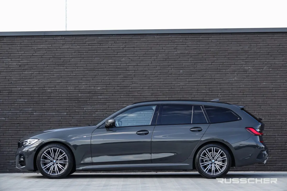 320d 190Pk Aut. | High Executive | M-sport | 360° Camera | Trekhaak | 18'' | Dravit Grau