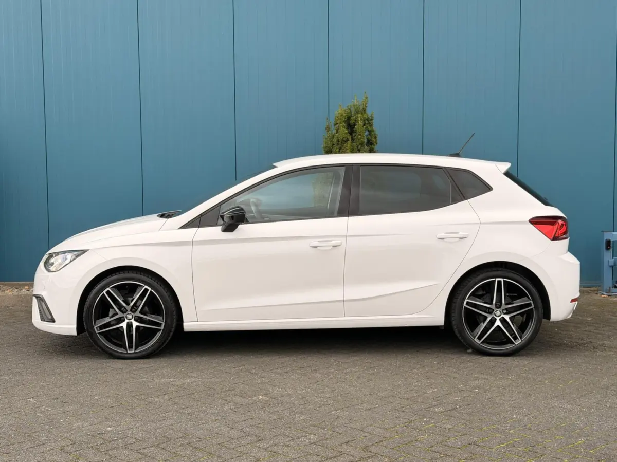 1.0 TSI FR Business Intense CARPLAY | CAM | 18"LMV | CRUISE | NAV | CAM | PDC | NAP | 1'EIG