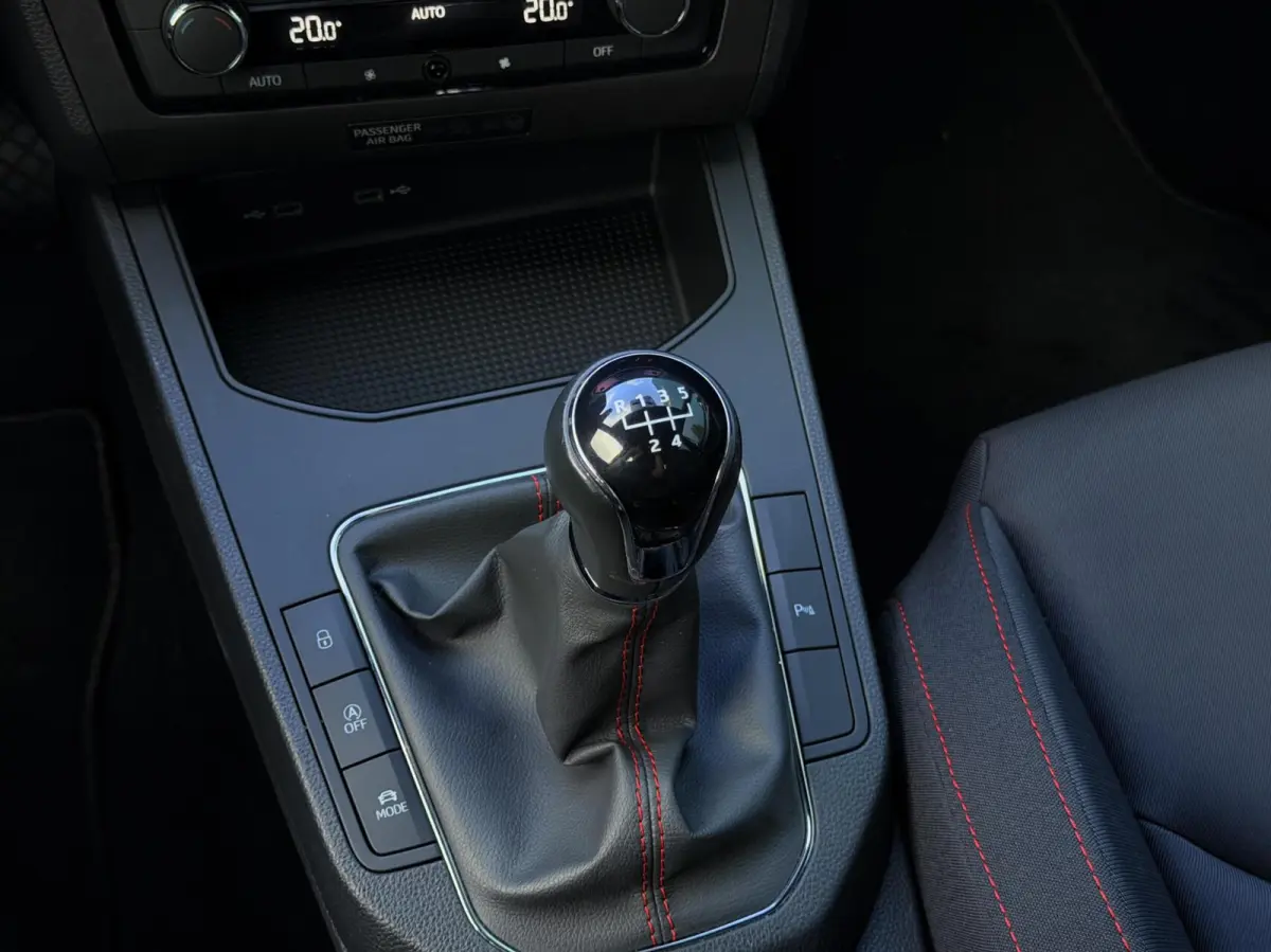 1.0 TSI FR Business Intense CARPLAY | CAM | 18"LMV | CRUISE | NAV | CAM | PDC | NAP | 1'EIG