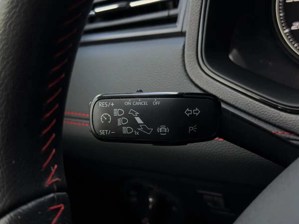 1.0 TSI FR Business Intense CARPLAY | CAM | 18"LMV | CRUISE | NAV | CAM | PDC | NAP | 1'EIG
