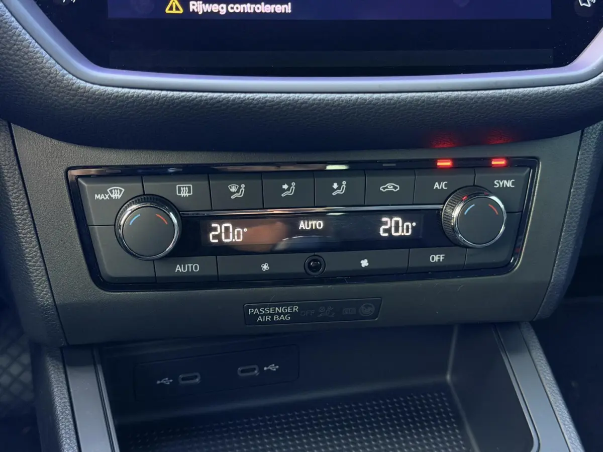 1.0 TSI FR Business Intense CARPLAY | CAM | 18"LMV | CRUISE | NAV | CAM | PDC | NAP | 1'EIG