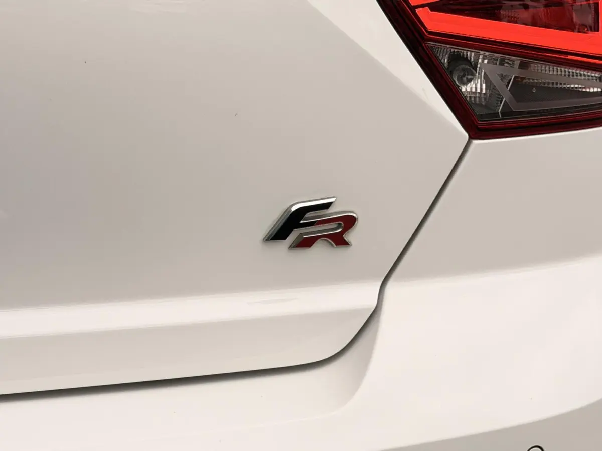 1.0 TSI FR Business Intense CARPLAY | CAM | 18"LMV | CRUISE | NAV | CAM | PDC | NAP | 1'EIG