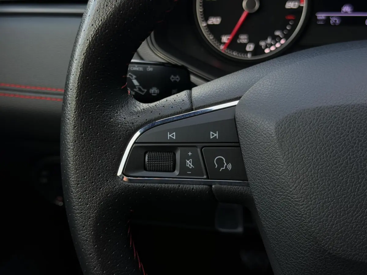 1.0 TSI FR Business Intense CARPLAY | CAM | 18"LMV | CRUISE | NAV | CAM | PDC | NAP | 1'EIG