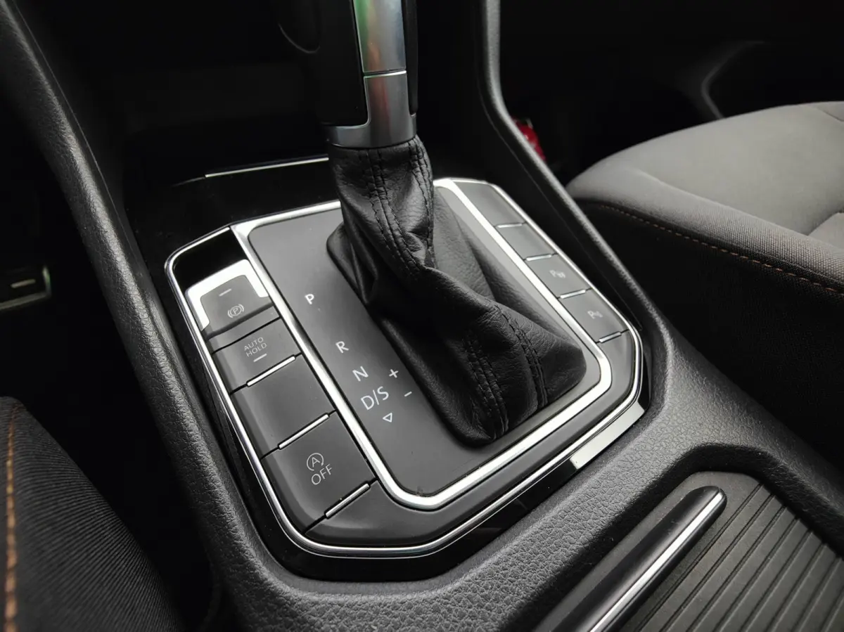 1.2 TSI Connected Series automaat allstar