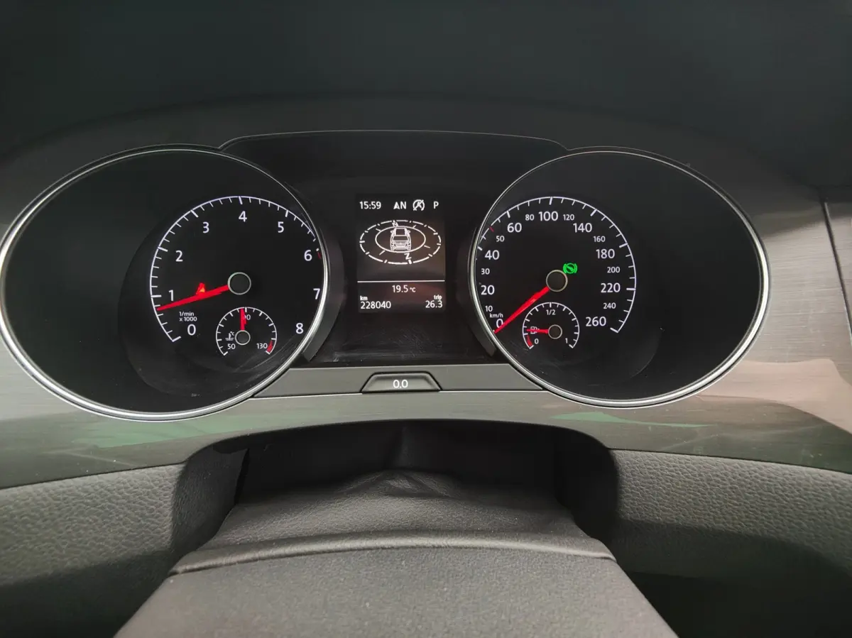 1.2 TSI Connected Series automaat allstar