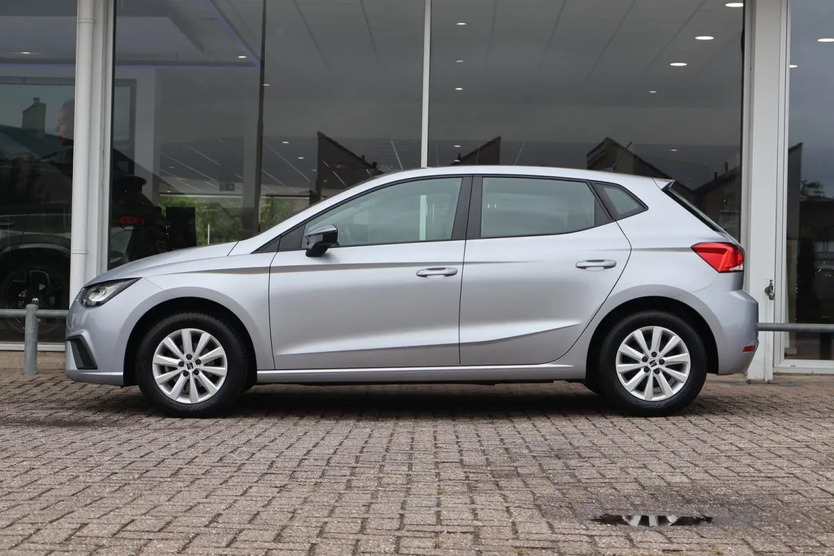 1.0 EcoTSI 95pk Style | Carplay | PDC | DAB Radio | Cruise Control