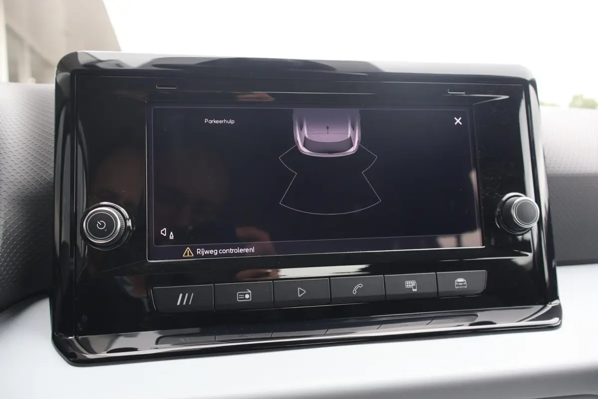 1.0 EcoTSI 95pk Style | Carplay | PDC | DAB Radio | Cruise Control