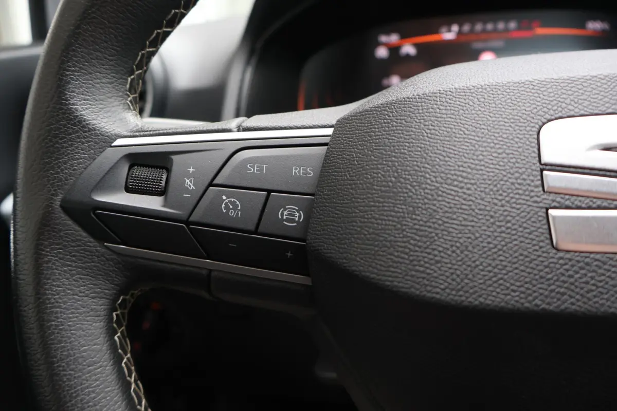 1.0 EcoTSI 95pk Style | Carplay | PDC | DAB Radio | Cruise Control