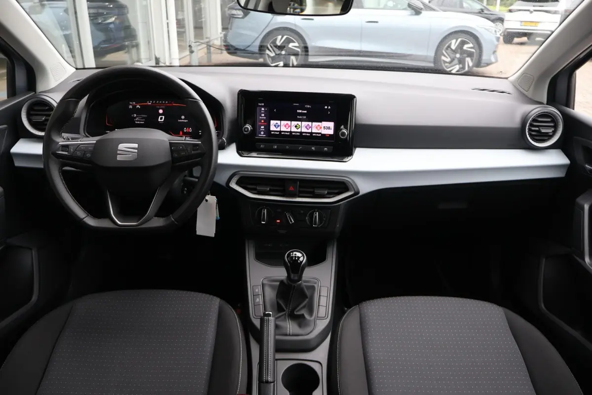 1.0 EcoTSI 95pk Style | Carplay | PDC | DAB Radio | Cruise Control