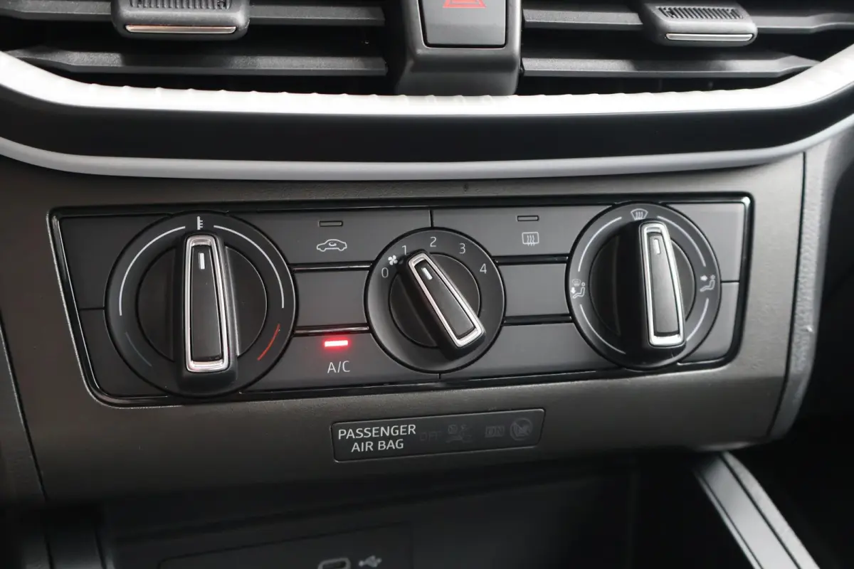 1.0 EcoTSI 95pk Style | Carplay | PDC | DAB Radio | Cruise Control