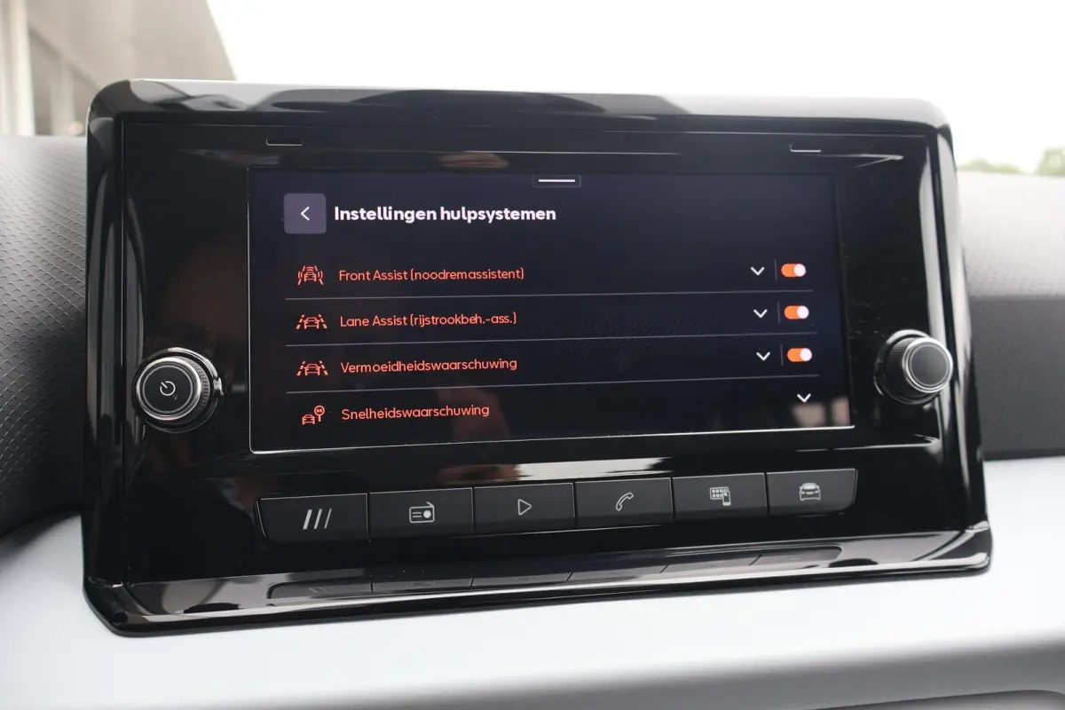 1.0 EcoTSI 95pk Style | Carplay | PDC | DAB Radio | Cruise Control