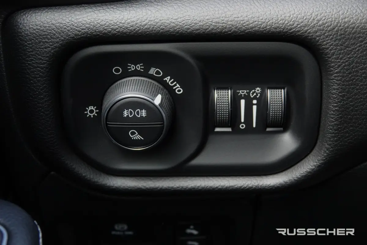 1500 5.7 V8 401Pk 4x4 | Crew Cab | Laramie | Leder | Achteruitrijcamera | Trekhaak | 20''