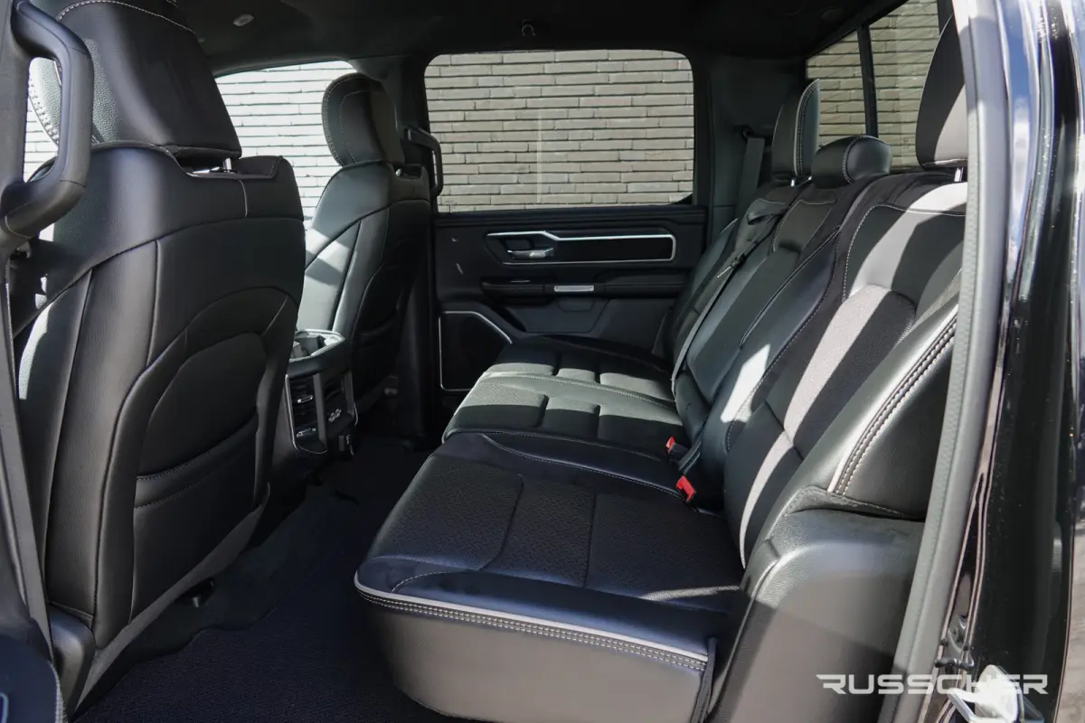 1500 5.7 V8 401Pk 4x4 | Crew Cab | Laramie | Leder | Achteruitrijcamera | Trekhaak | 20''