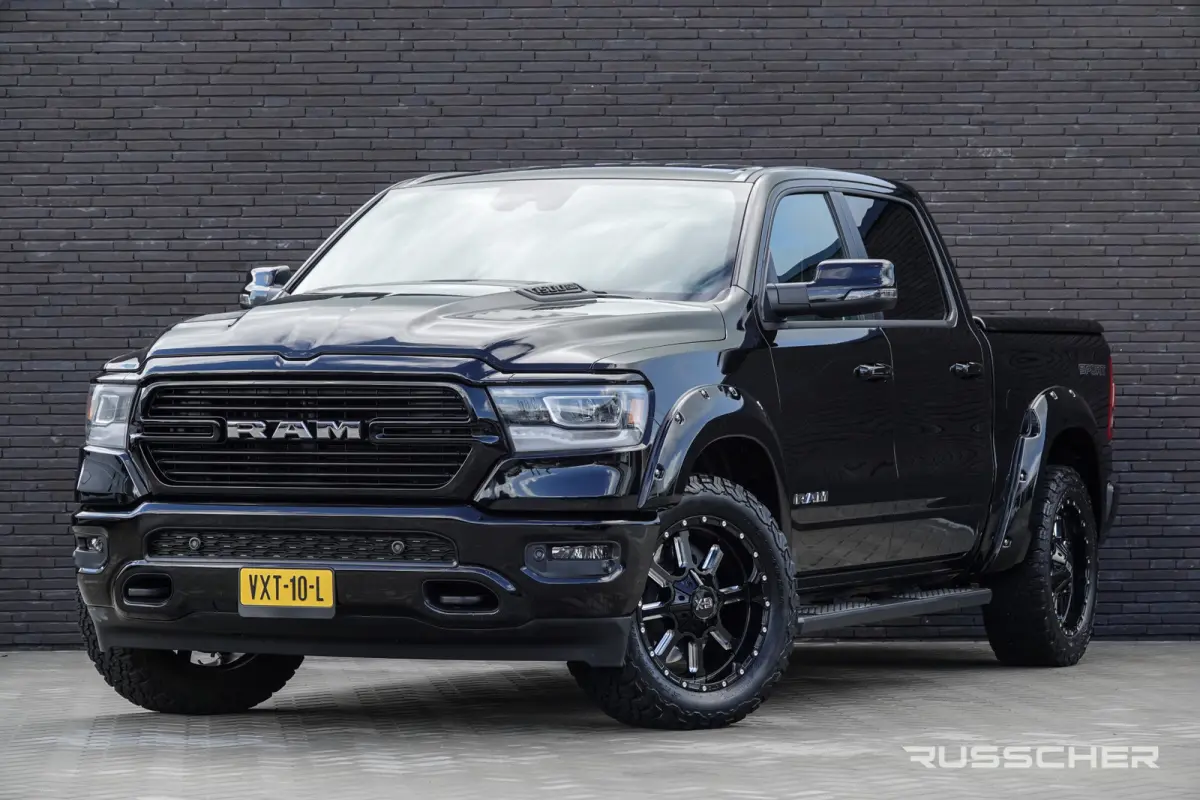 1500 5.7 V8 401Pk 4x4 | Crew Cab | Laramie | Leder | Achteruitrijcamera | Trekhaak | 20''