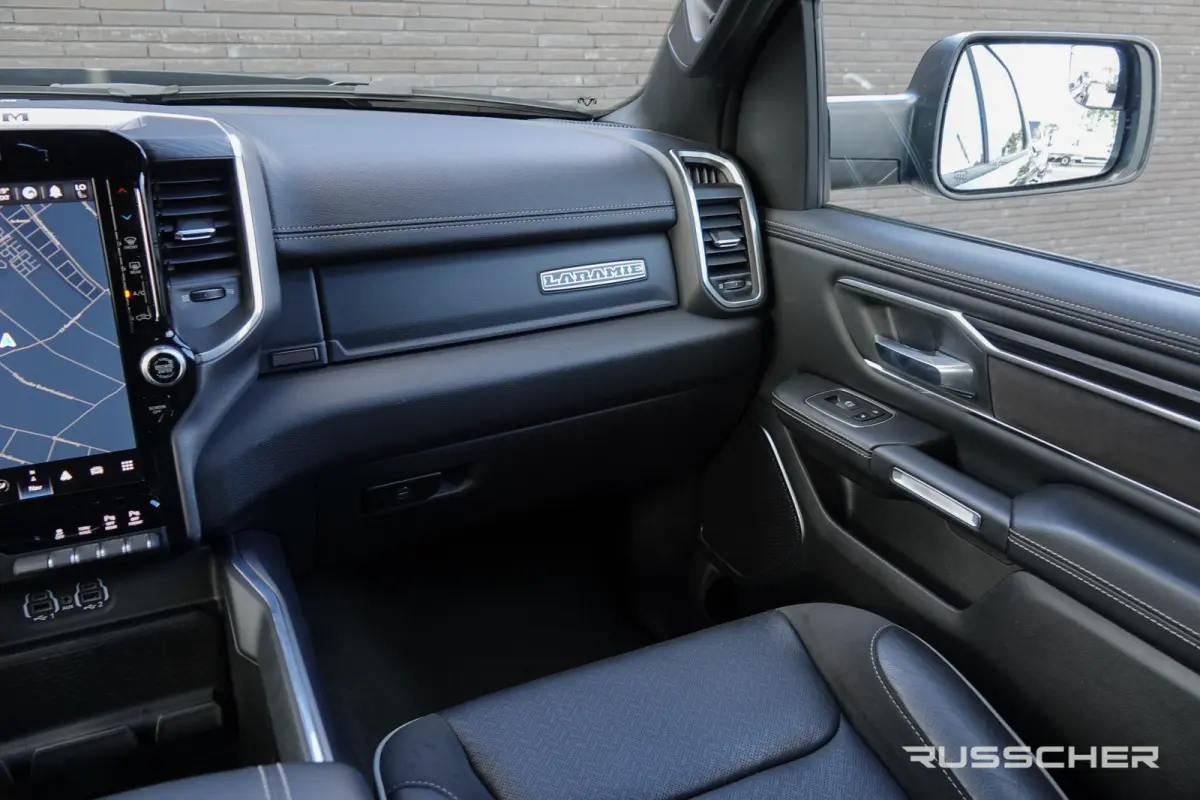 1500 5.7 V8 401Pk 4x4 | Crew Cab | Laramie | Leder | Achteruitrijcamera | Trekhaak | 20''