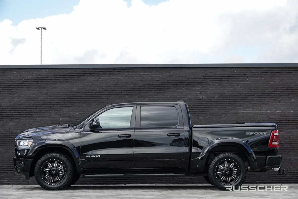 1500 5.7 V8 401Pk 4x4 | Crew Cab | Laramie | Leder | Achteruitrijcamera | Trekhaak | 20''