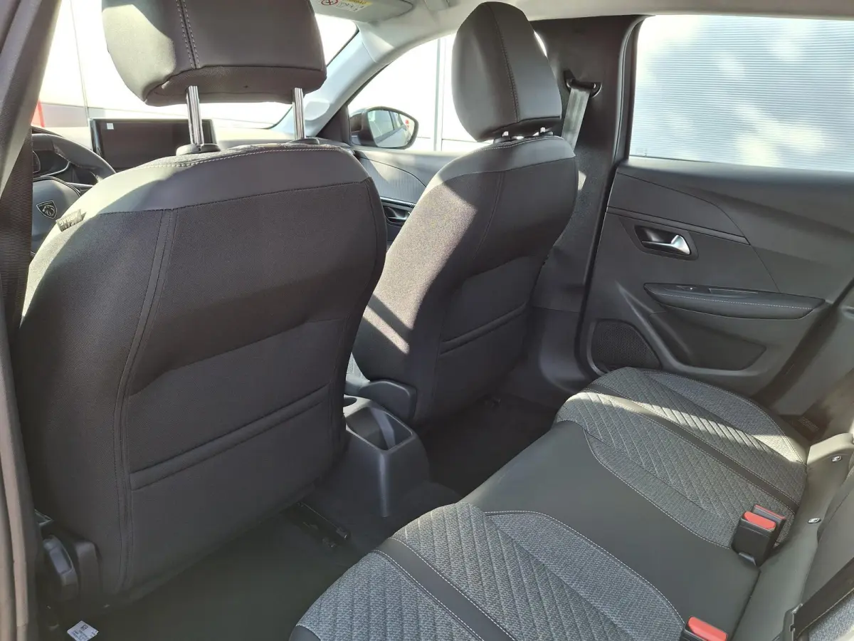 1.2 PureTech 75pk Active | Parkeersensoren | Apple Carplay/Android Auto | Airco