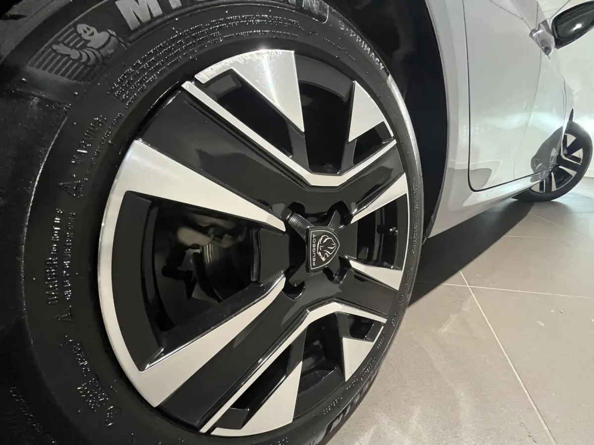 1.2 HYBRID 100 e-DSC6 Allure | 360 CAMERA | 16'' LMV | DODEHOEKDETECTIE | CLIMATE CONTROL