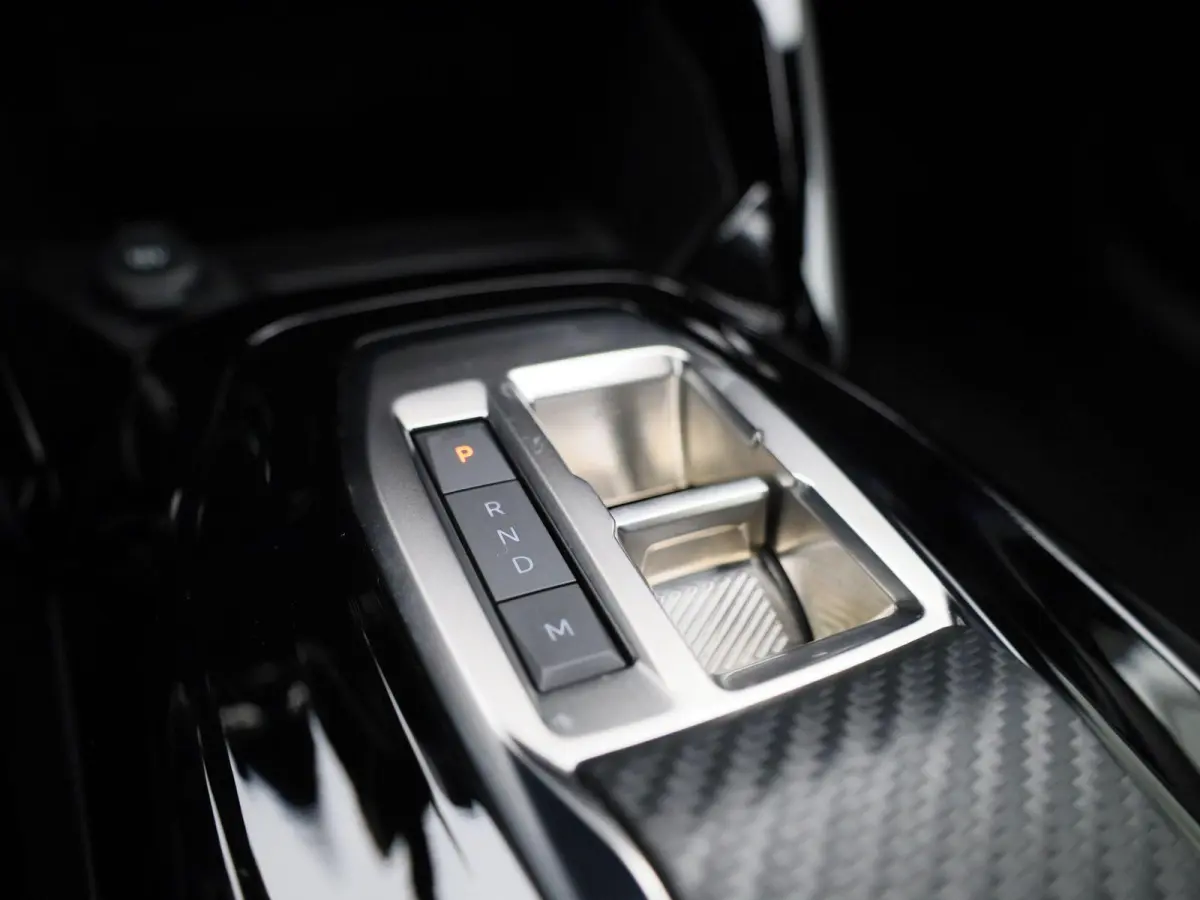 1.2 HYBRID 100 e-DSC6 GT | Automaat | 360 Camera | Dodehoek detectie | Apple Carplay/Android Auto | Cruise Control Adaptief met Stop&Go