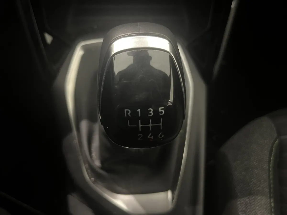 1.2 PureTech 100 Active | CAMERA | CLIMATE CONTROL | NAVIGATIE | APPLE CARPLAY/ANDROID AUTO |
