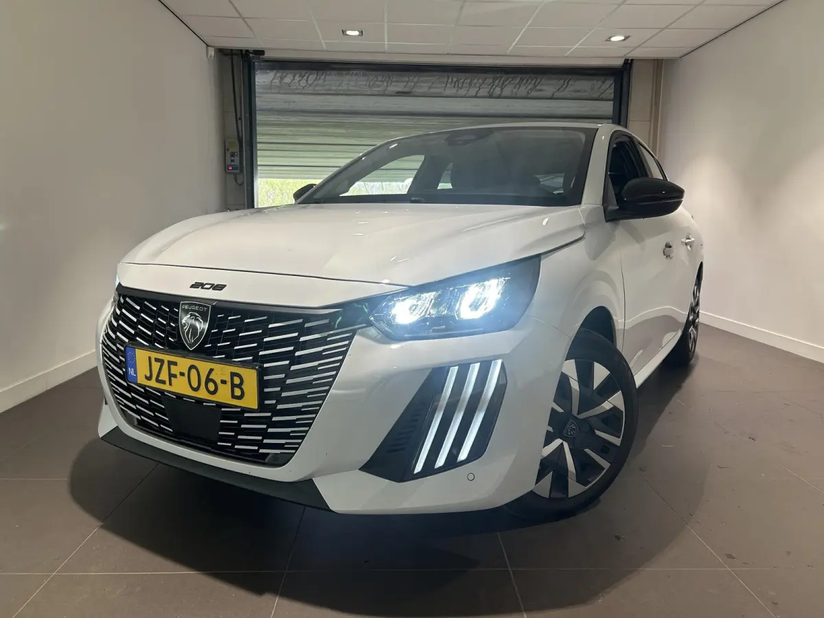 1.2 Hybrid 110 e-DCS6 Allure | NAVIGATIE | CAMERA ACHTER | APPLE CARPLAY/ANDROID AUTO | AUTOMAAT |