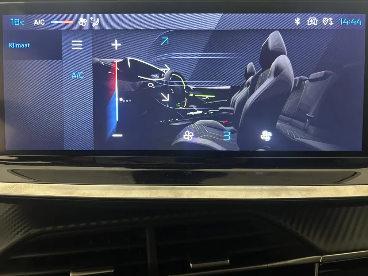 1.2 Hybrid 110 e-DCS6 Allure | NAVIGATIE | CAMERA ACHTER | APPLE CARPLAY/ANDROID AUTO | AUTOMAAT |