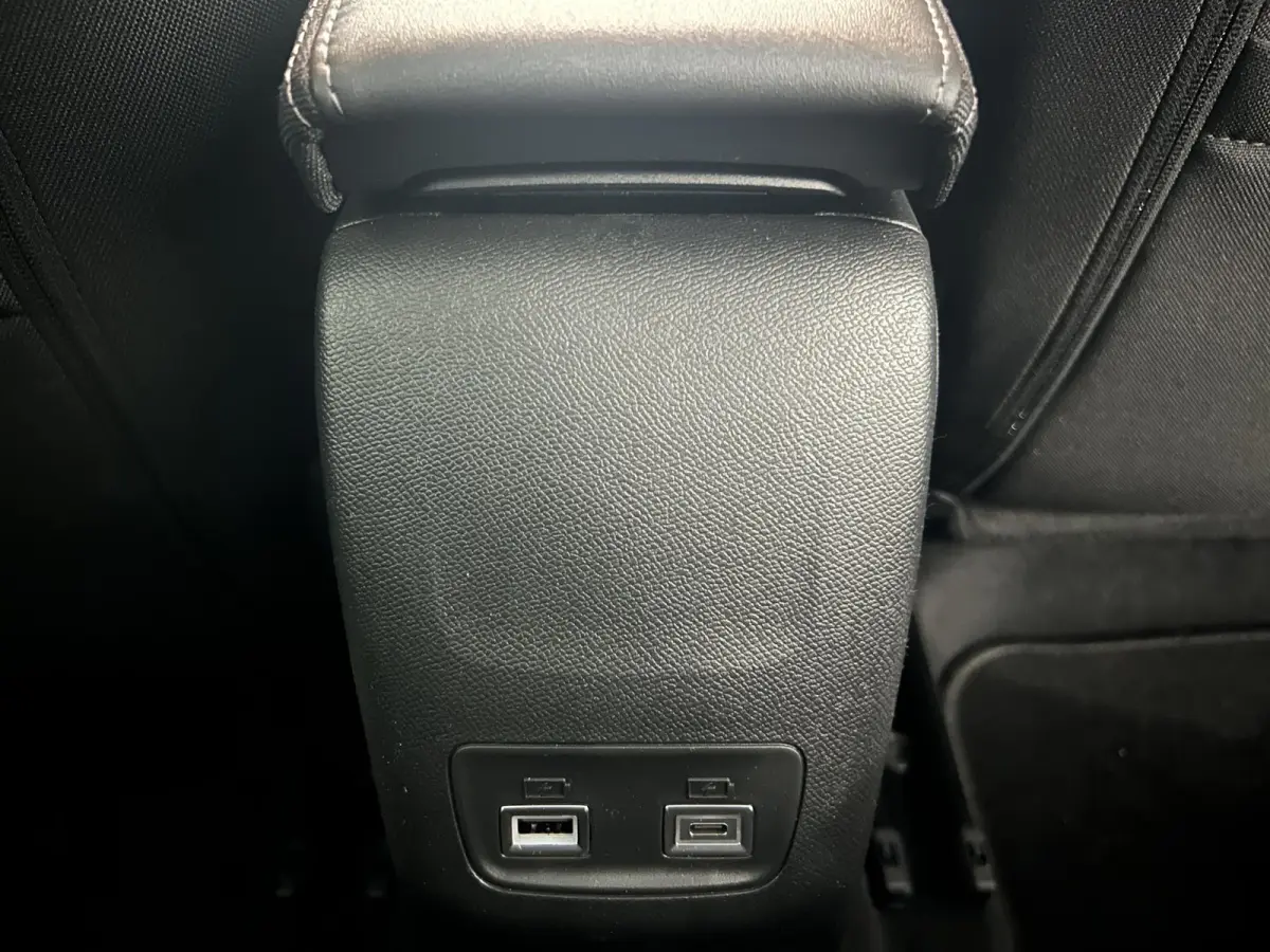 1.2 Hybrid 110 e-DCS6 Allure | NAVIGATIE | CAMERA ACHTER | APPLE CARPLAY/ANDROID AUTO | AUTOMAAT |