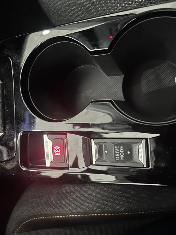 1.2 Hybrid 110 e-DCS6 Allure | NAVIGATIE | CAMERA ACHTER | APPLE CARPLAY/ANDROID AUTO | AUTOMAAT |