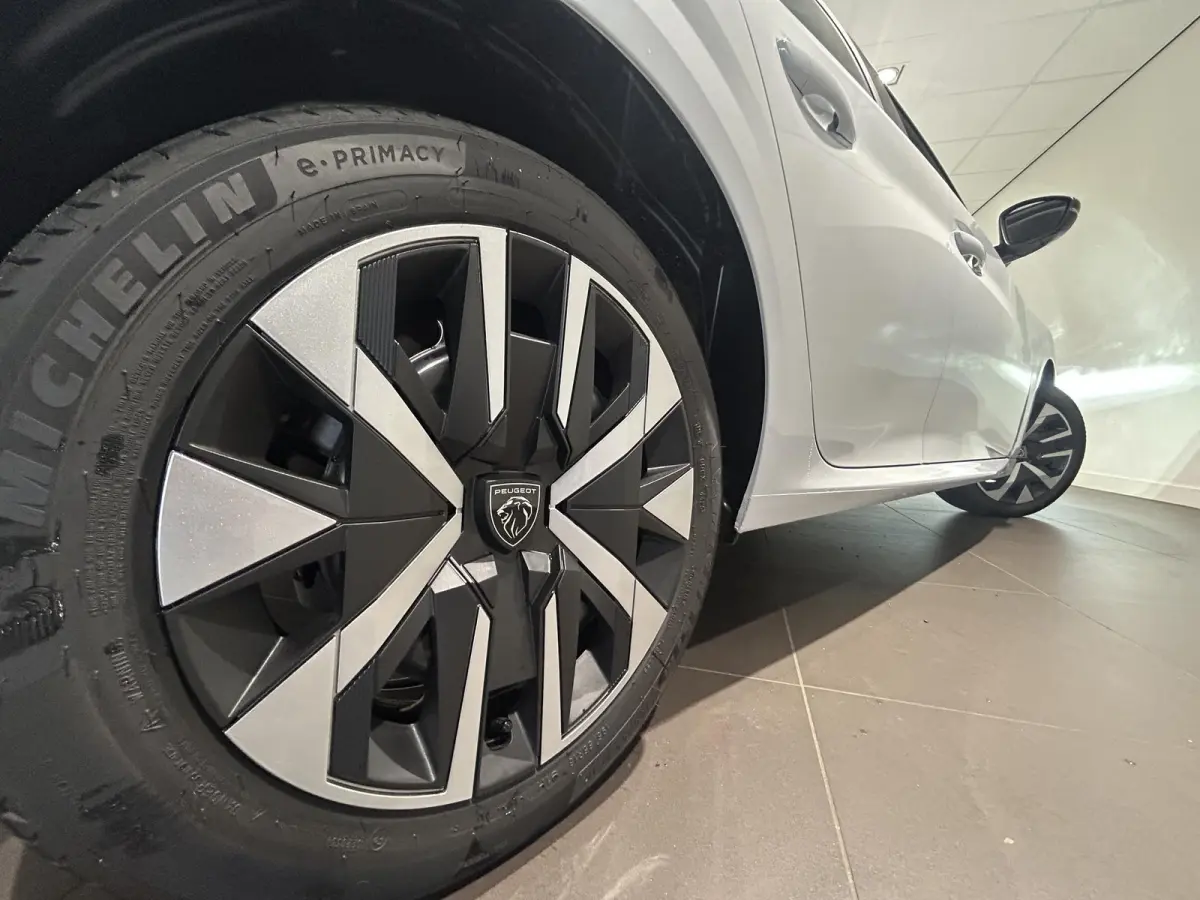 1.2 Hybrid 110 e-DCS6 Allure | NAVIGATIE | CAMERA ACHTER | APPLE CARPLAY/ANDROID AUTO | AUTOMAAT |
