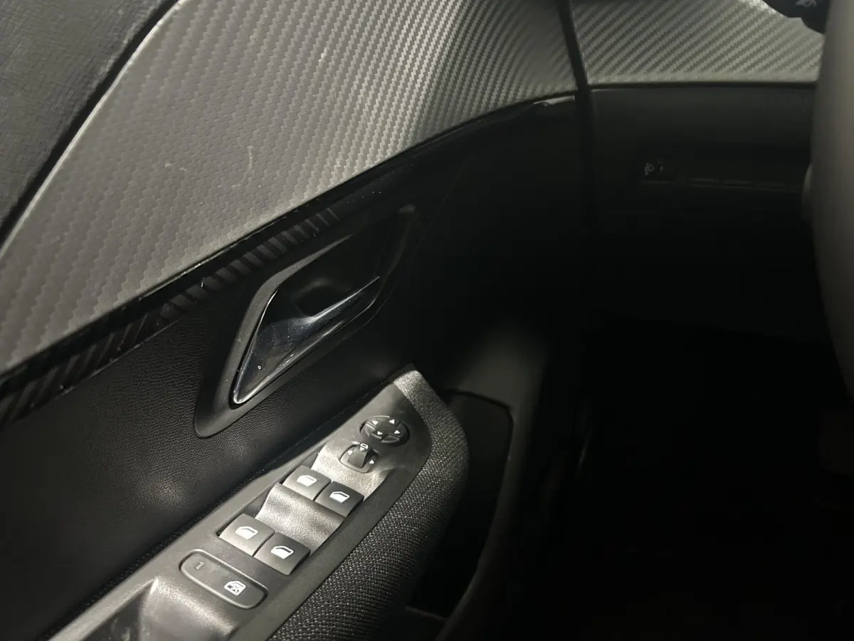 1.2 Hybrid 110 e-DCS6 Allure | NAVIGATIE | CAMERA ACHTER | APPLE CARPLAY/ANDROID AUTO | AUTOMAAT |