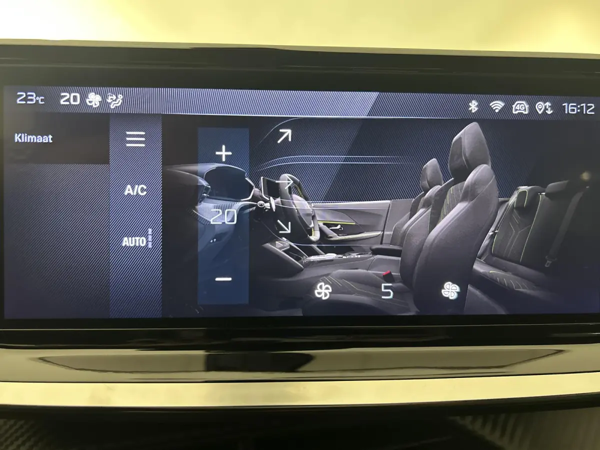 1.2 Hybrid 145 Allure | CLIMATE CONTROL | NAVIGATIE | APPLE CARPLAY/ANDROID AUTO | DIGITAL DASH |