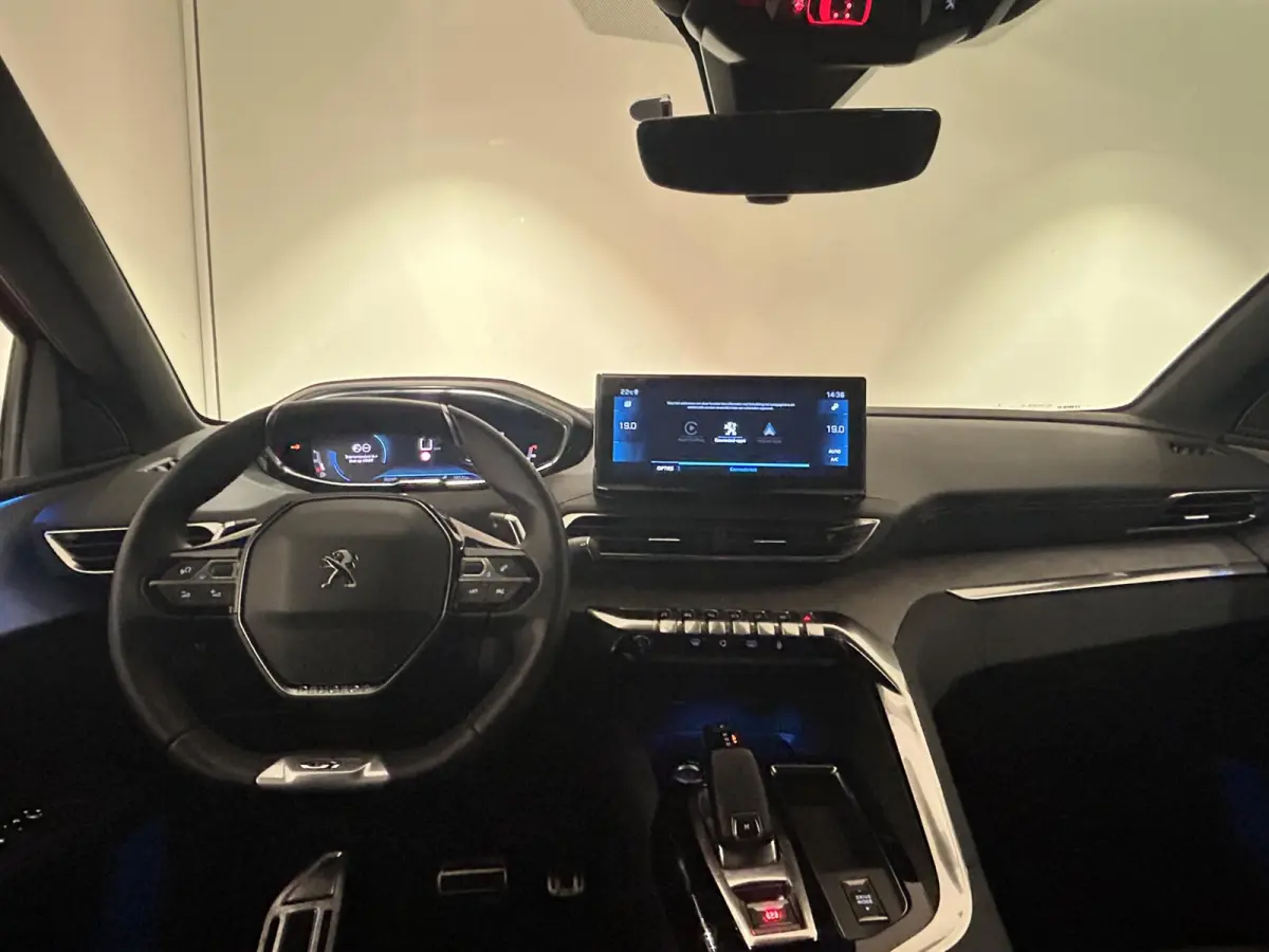 1.6 PureTech GT | AUTOMAAT | Camera | Navigatie | Climate control | Alcantara | Trekhaak |