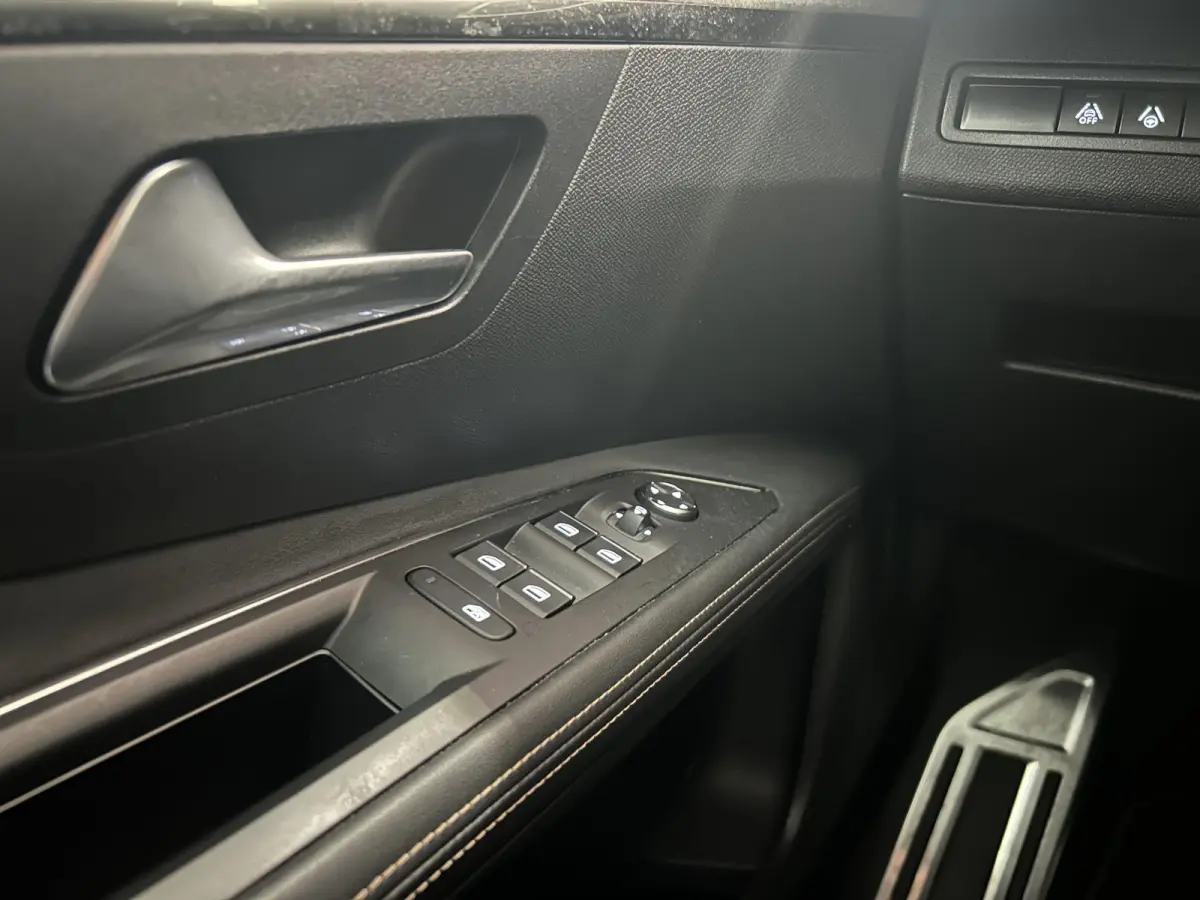 1.6 PureTech GT | AUTOMAAT | Camera | Navigatie | Climate control | Alcantara | Trekhaak |