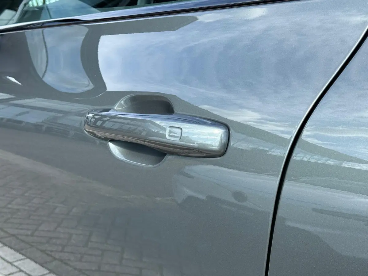 T6 Plug-in hybrid AWD Ultra Dark | Trekhaak | Panoramadak | Luchtvering | 360 Graden Camera | Harman / Kardon |