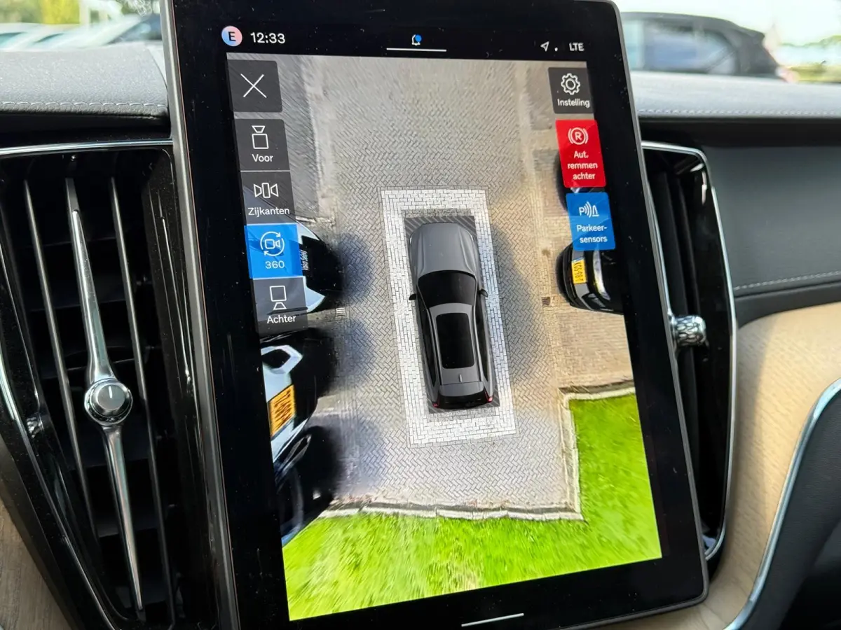 T6 Plug-in hybrid AWD Ultra Dark | Trekhaak | Panoramadak | Luchtvering | 360 Graden Camera | Harman / Kardon |