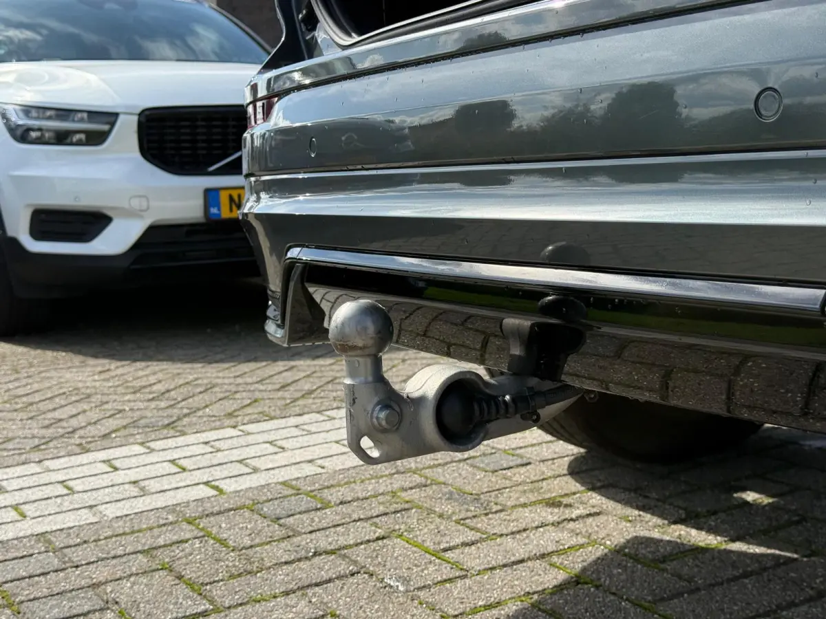 T6 Plug-in hybrid AWD Ultra Dark | Trekhaak | Panoramadak | Luchtvering | 360 Graden Camera | Harman / Kardon |