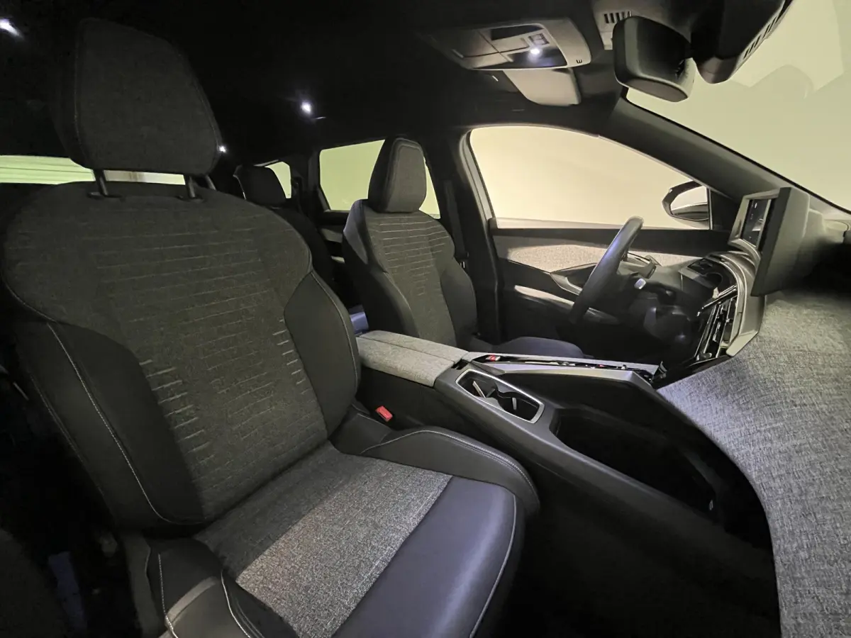 1.2 Hybrid 145 Allure 7p | CAMERA | APPLE CARPLAY/ANDROID AUTO | CLIMATE CONTROL | LMV |