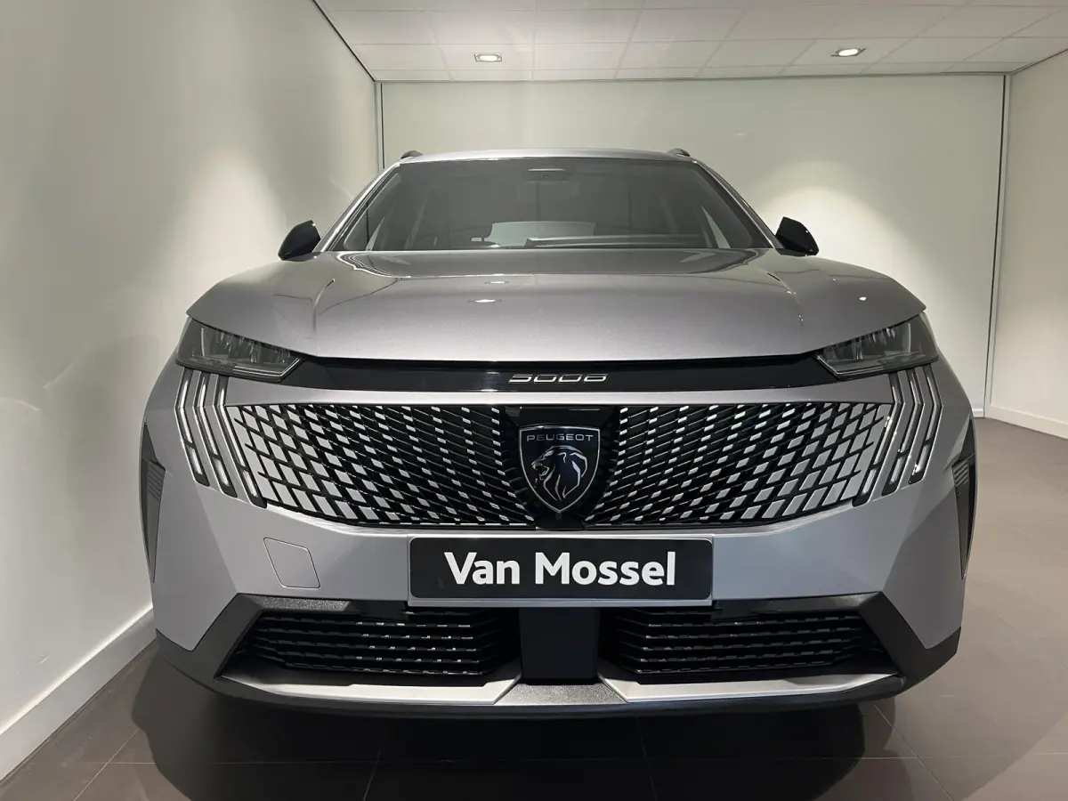 1.2 Hybrid 145 Allure 7p | CAMERA | APPLE CARPLAY/ANDROID AUTO | CLIMATE CONTROL | LMV |