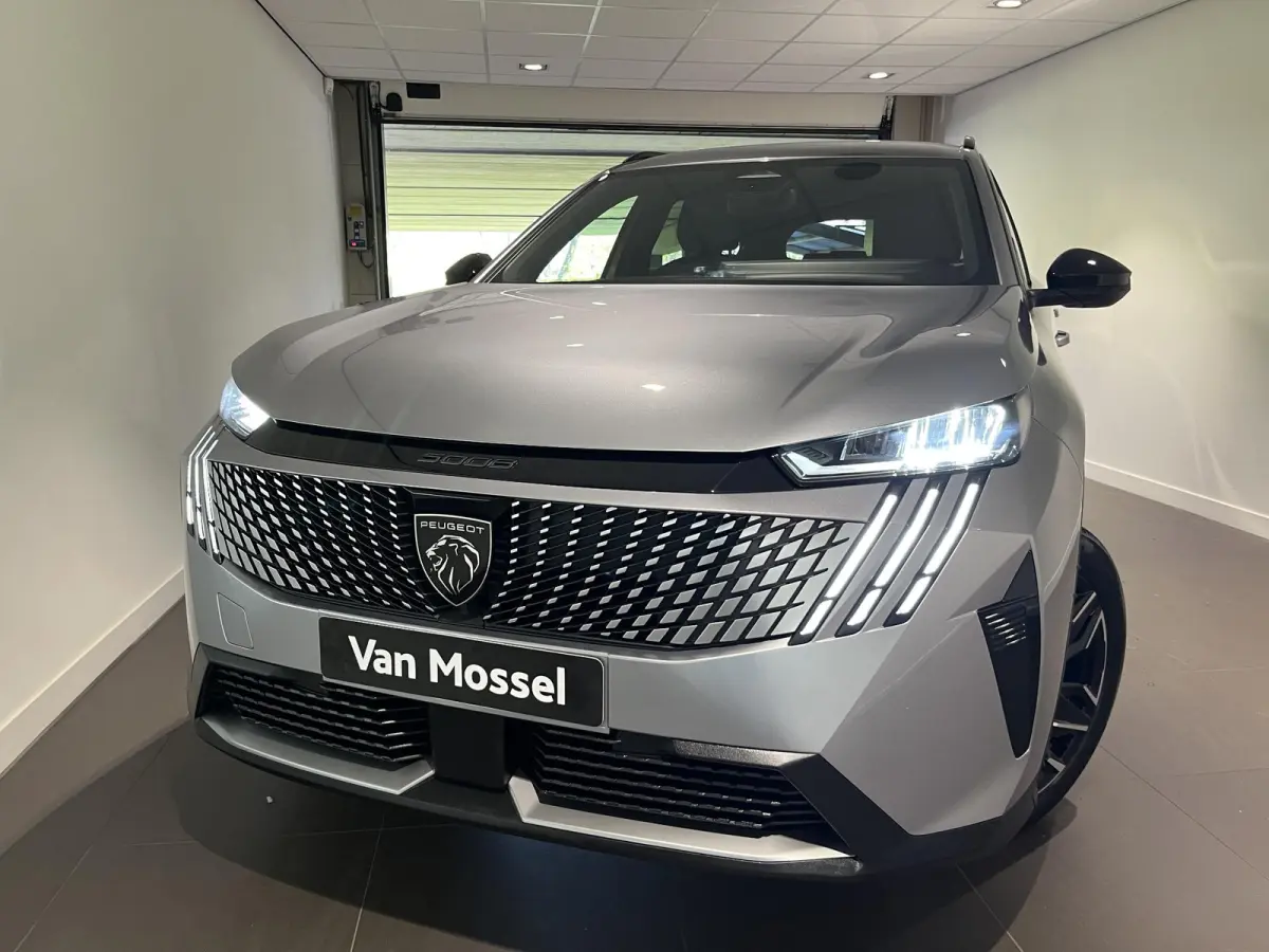 1.2 Hybrid 145 Allure 7p | CAMERA | APPLE CARPLAY/ANDROID AUTO | CLIMATE CONTROL | LMV |