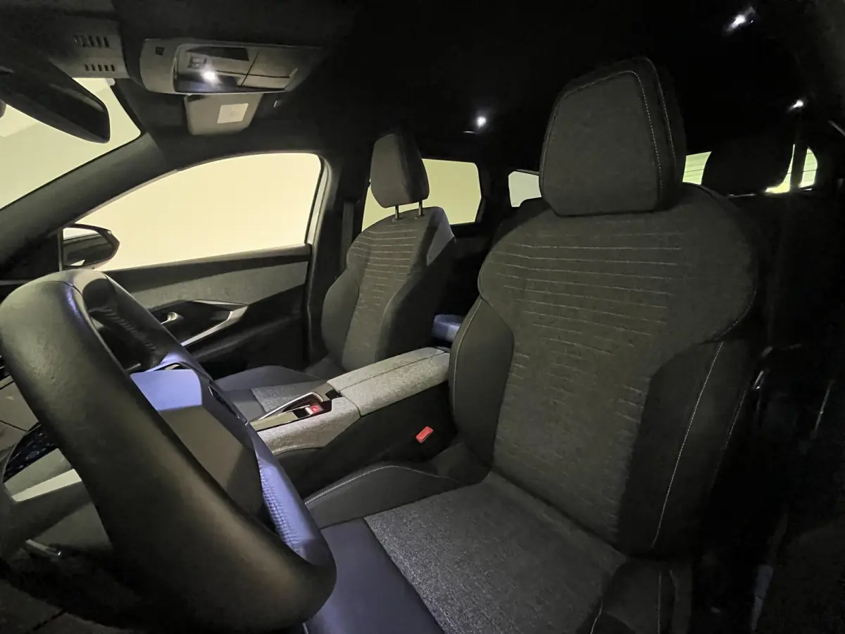 1.2 Hybrid 145 Allure 7p | CAMERA | APPLE CARPLAY/ANDROID AUTO | CLIMATE CONTROL | LMV |
