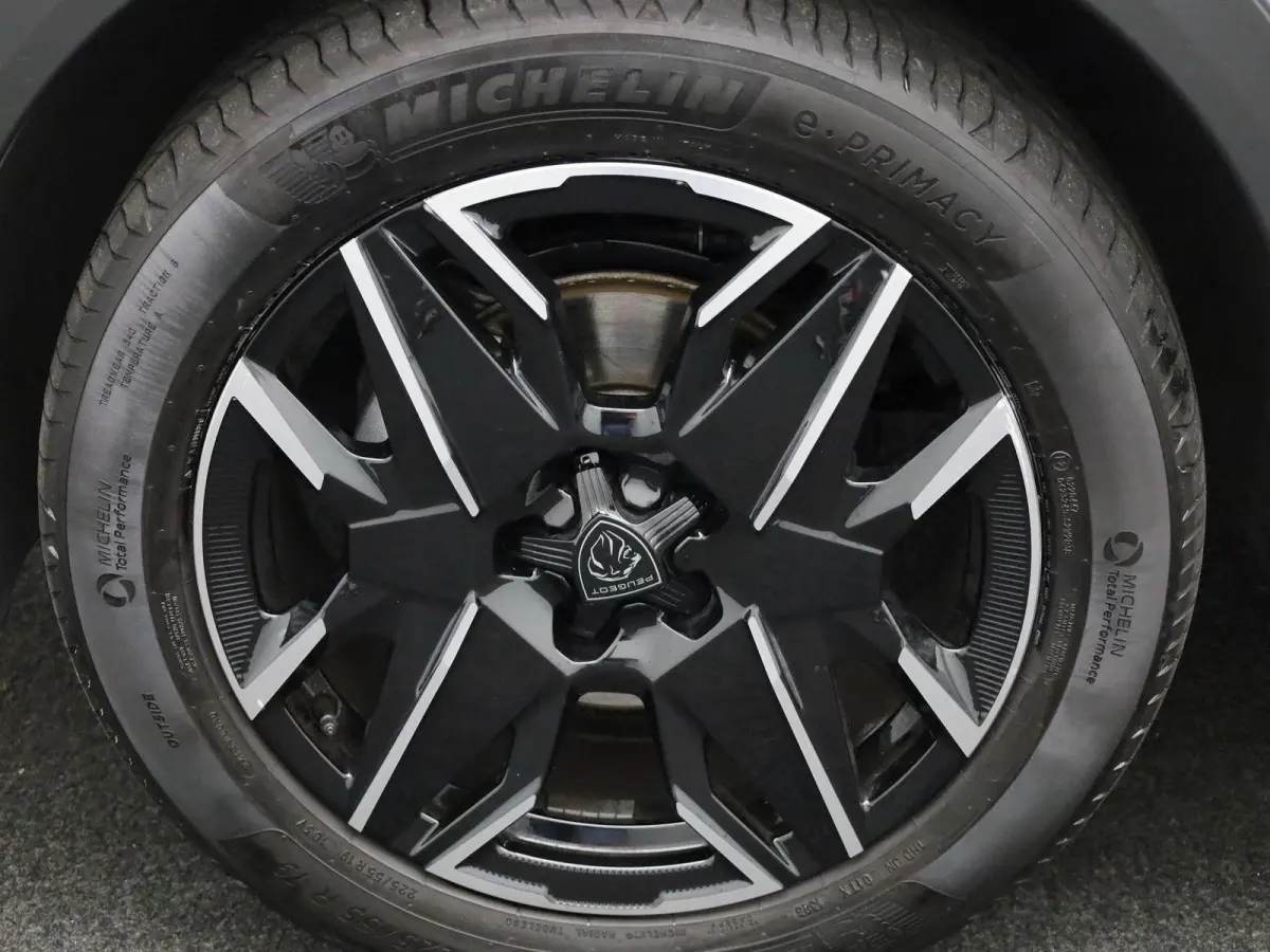 1.2 Hybrid 145 GT | 360 Camera | Elek. Kofferklep | Adaptive Cruise Control | Stoelverwarming