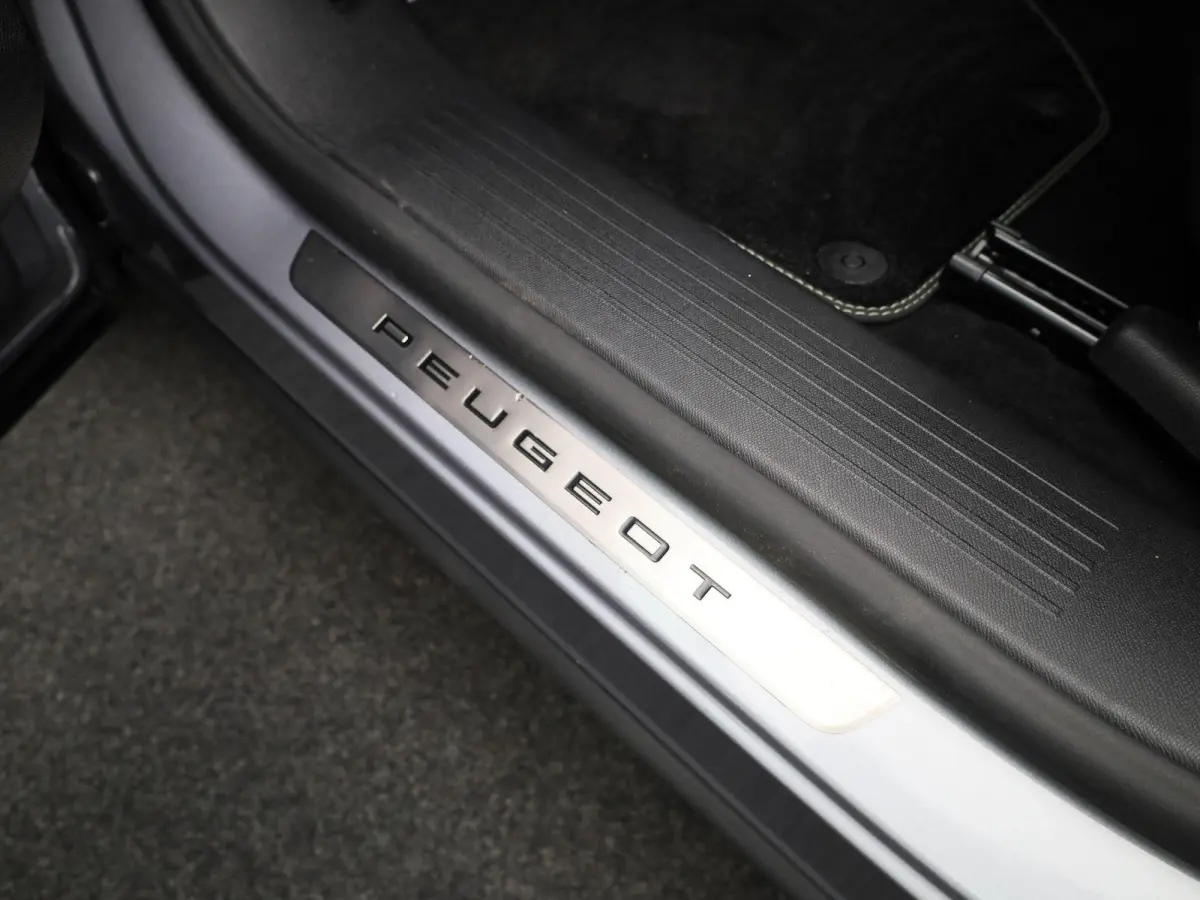 1.2 Hybrid 145 GT | 360 Camera | Elek. Kofferklep | Adaptive Cruise Control | Stoelverwarming