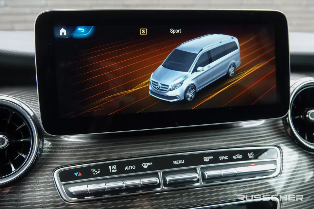 300d 237Pk 9G-Tronic | Avantgarde | Extra Lang | Dubbele Cabine | 360° Camera | Leder | 18''