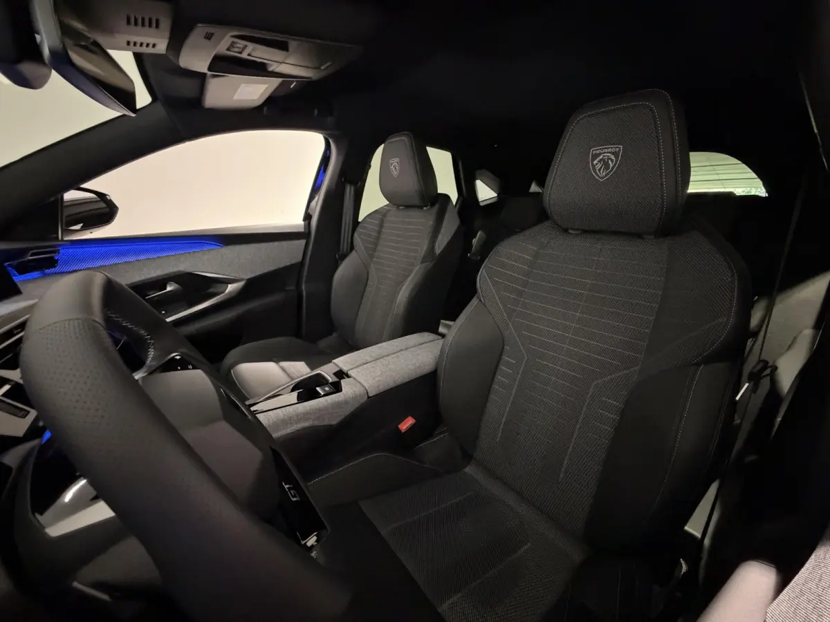 GT 210 73 kWh | APPLE CARPLAY & ANDROID AUTO | 360 CAMERA | ADAPT CRUISE | STOELVERWARMING | DEMO |