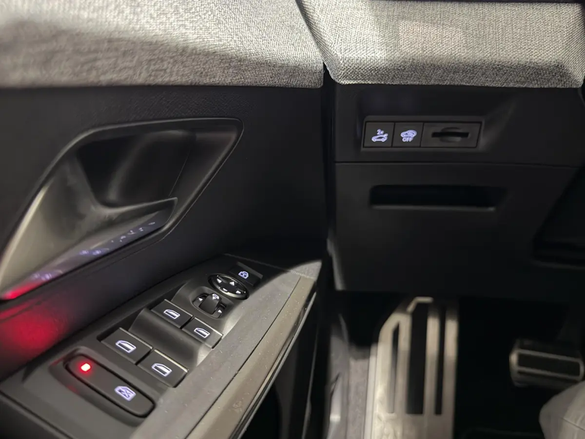 GT 210 73 kWh | APPLE CARPLAY & ANDROID AUTO | 360 CAMERA | ADAPT CRUISE | STOELVERWARMING | DEMO |