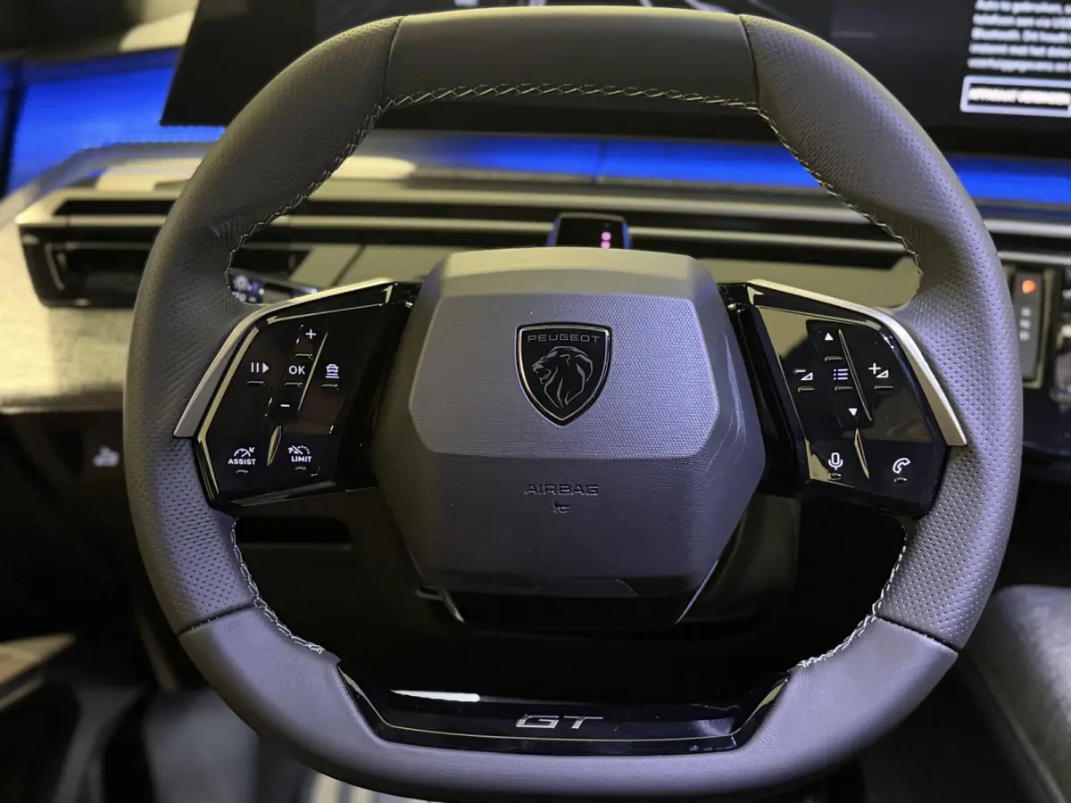 GT 210 73 kWh | APPLE CARPLAY & ANDROID AUTO | 360 CAMERA | ADAPT CRUISE | STOELVERWARMING | DEMO |