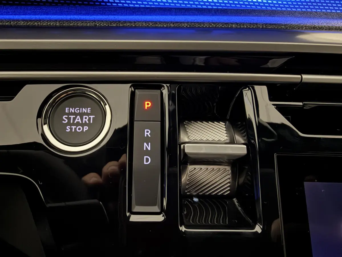 GT 210 73 kWh | APPLE CARPLAY & ANDROID AUTO | 360 CAMERA | ADAPT CRUISE | STOELVERWARMING | DEMO |