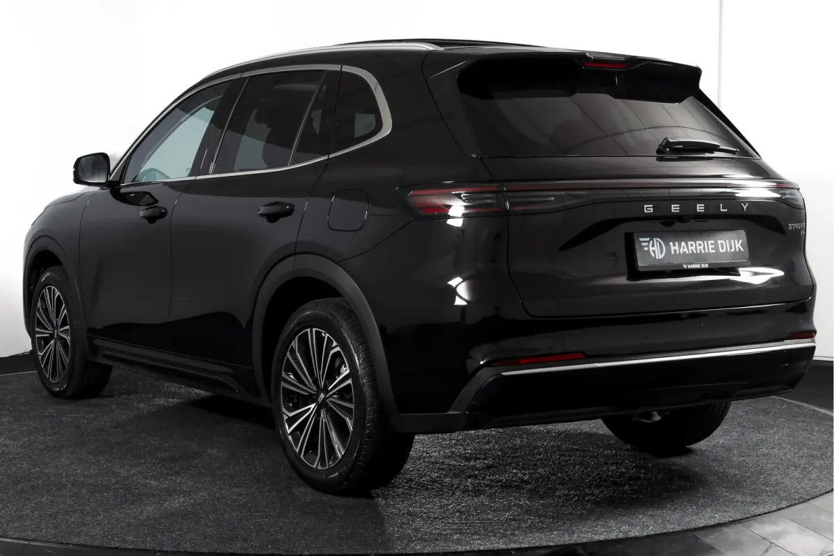 1.5 Max+ PHEV | 136km Elektrisch | S/K-Panodak | 360 Camera | NAV+App. Connect | V2L | Warmtepomp | HUD | Stoelverwarming & verkoeling | Memory | Elek. klep | Flyme | LM 19" | 7263
