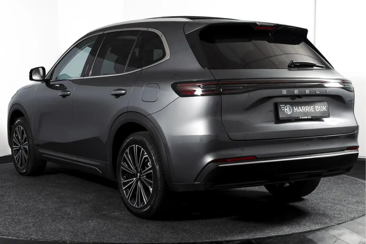 1.5 Max+ PHEV | 136km Elektrisch | S/K-Panodak | 360 Camera | NAV+App. Connect | V2L | Warmtepomp | HUD | Stoelverwarming & verkoeling | Memory | Elek. klep | Flyme | LM 19" | 7263